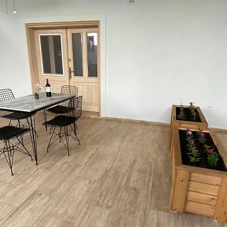 Merkezde Denize 50 Adim A Bodrum